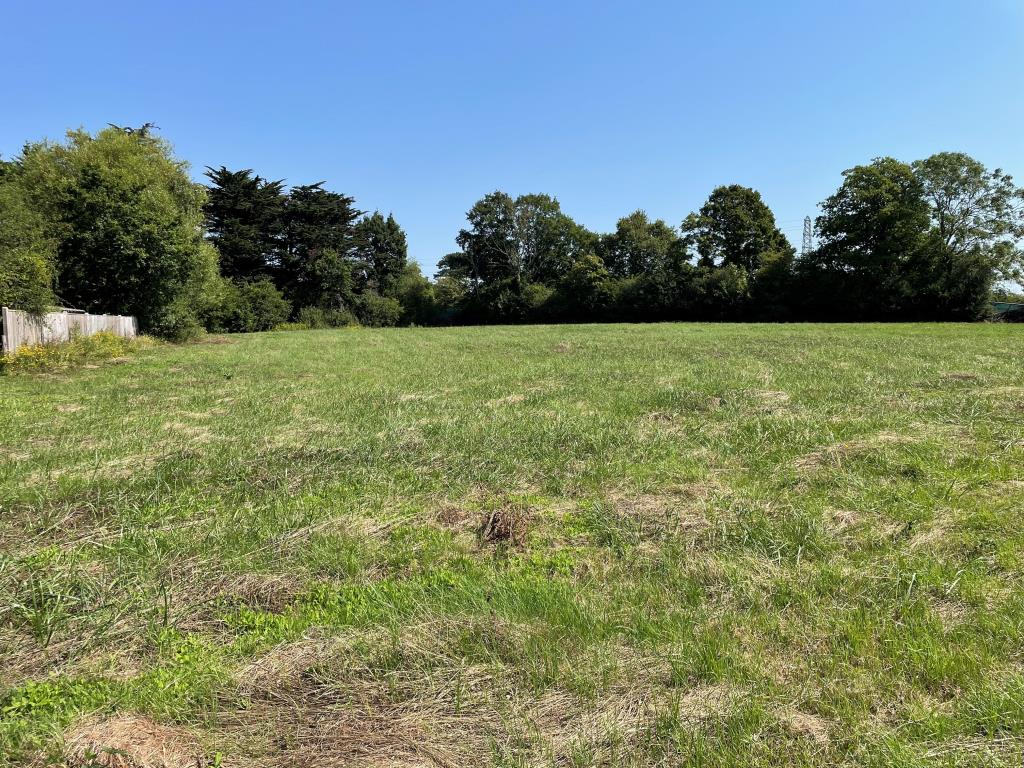 Lot: 60 - 1.53 ACRES WITH RESIDENTIAL PLANNING FOR FIVE UNITS - View of paddock facing north